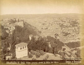 Granada, vista desde la Silla del Moro, la ciudad, la Alhambra y el Generalife. Señán y González.