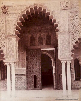 Sevilla, Alcázar, Patio de las Doncellas, fachada del Salón de Carlos V . Léon et Lévy