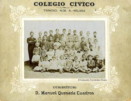 Málaga, grupo de alumnos y profesores del Colegio Cívico. Fernández Cuenca.