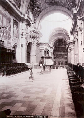 El Escorial (Madrid), coro de la iglesia del monasterio con la sillería y el facistol. C. Huerta.