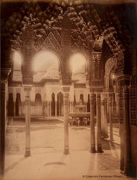 Granada, la Alhambra, Patio de los Leones con la fuente. Léon et Lévy