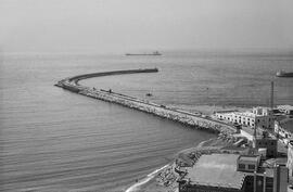 Puerto. Morro de levante. Septiembre de 1969. Málaga, España.