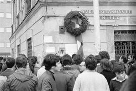 Homenaje a Manuel José García Caparrós, tras la manifestación por la autonomía de Andalucía. 1977-12-04. Málaga, España. 2.7. Manifestación.