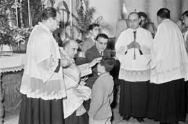 Confirmación de los alumnos. Escuela de Formación Profesional Francisco Franco. Marzo, 1954. Málaga, España.