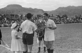 Inauguración del estadio de fútbol La Rosaleda. Momentos previos al partido CD Málaga contra Sevi...