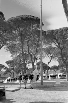 El secretario general del Frente de Juventudes en el campamento Vigil de Quiñones, Marbella. Febrero de 1954. Málaga. España