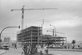 Edificio de Hacienda. Prolongación  de La Alameda. Febrero  de 1977. Málaga, España.