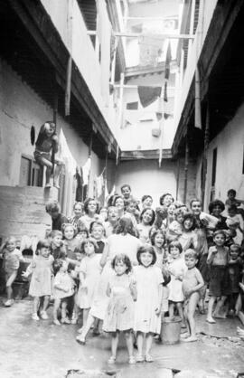 Vivienda corralón en el barrio de El Bulto. Octubre de 1954. Málaga, España.