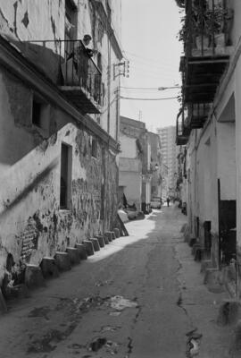 Calle, barrio de El Perchel. 1974, febrero. Málaga, España.