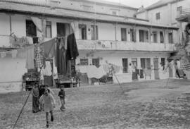 Corralón, barrio de El Perchel. 1974, febrero. Málaga, España.