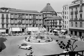 Plaza de la Constitución. Fuente de las Gitanillas. Agosto de 1960. Málaga, España