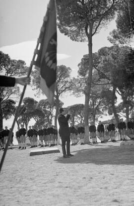 El secretario general del Frente de Juventudes en el campamento Vigil de Quiñones, Marbella. Febr...