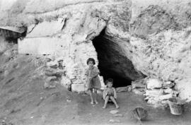 Vivienda cueva. 1952-08, agosto. Málaga, España.