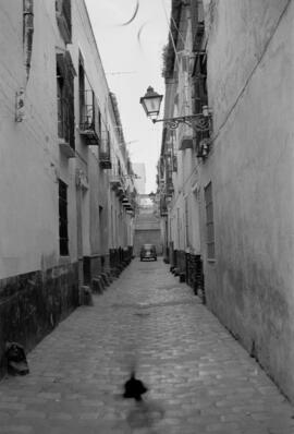 Calle, barrio de El Perchel. 1974, febrero. Málaga, España.