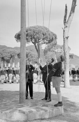 El secretario general del Frente de Juventudes en el campamento Vigil de Quiñones, Marbella. Febr...