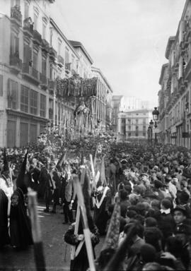 Semana Santa de Málaga. María Santísima de la Esperanza saliendo de calle Larios. España.