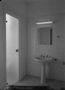 Hospital Civil. Baño. Diciembre de 1973. Málaga, España