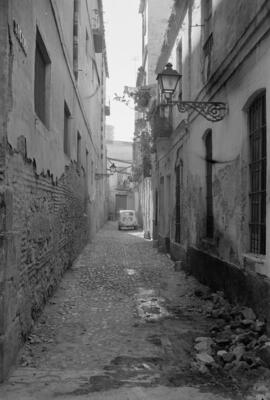 Calle Segura, barrio de El Perchel. 1974, febrero. Málaga, España.