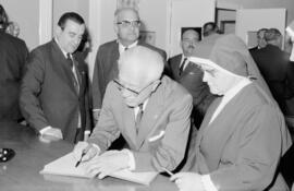 Visita del ministro de la Gobernación, Camilo Alonso Vega, al Hospital Civil. Marzo de 1967. Málaga (España)