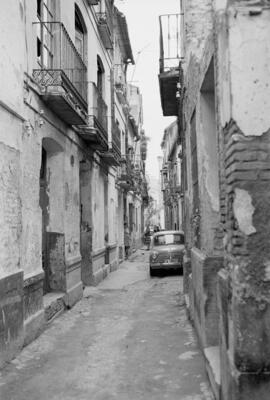 Calle, barrio de El Perchel. 1974, febrero. Málaga, España.