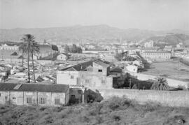 Playas de San Andrés. Paso del tren. Octubre de 1954. Málaga, España.