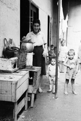 Vivienda corralón en el barrio de El Bulto. Octubre de 1954. Málaga, España.