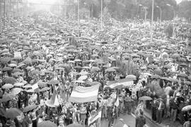 Manifestación por la autonomía de Andalucía. 1977-12-04. Málaga, España. 2.3. Manifestación.