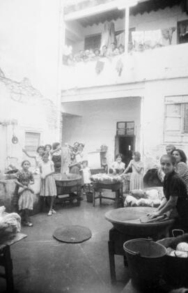 Vivienda corralón en el barrio de El Bulto. Octubre de 1954. Málaga, España.