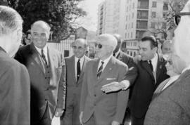 Visita del ministro de la Gobernación, Camilo Alonso Vega, al Hospital Civil. Marzo de 1967. Mála...