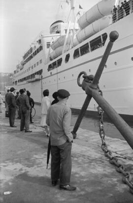 Puerto de Málaga. Despedida a emigrantes. Octubre de 1962. Málaga, España.