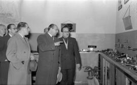 Visita a la Escuela de Formación Profesional Francisco Franco de  José Solís Ruiz, ministro-secretario general del Movimiento. Enero de 1953. Málaga, España.