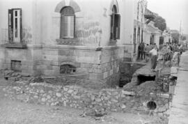 Sanatorio 18 de julio embarrado tras las inundaciones del 29 de octubre de 1955. Málaga, España.