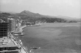 Málaga. Desde el merendero Antonio Martín hacia el barrio de El Palo.  Septiembre de 1969. Málaga, España.