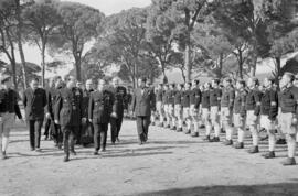 El secretario general del Frente de Juventudes en el campamento Vigil de Quiñones, Marbella. Febrero de 1954. Málaga. España