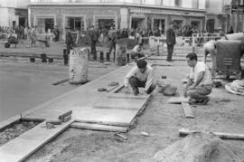 Obras de remodelación en la plaza de la Constitución. Marzo de 1960. Málaga, España