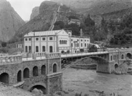 Central Hidroeléctrica del Chorro y puente sobre el río Guadalhorce. Álora, Málaga (España)