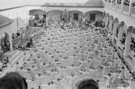 Colegio de Gamarra. Fiesta en honor de la reverenda Madre Provincial. Marzo de 1954. Málaga. España.