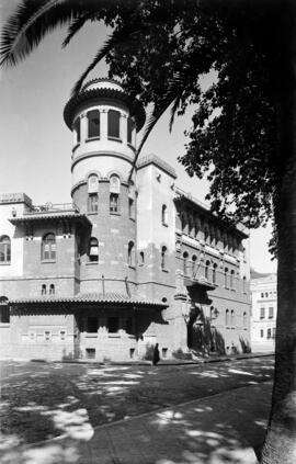 Correos y Télegrafos (actualmente Rectorado de la Universidad de Málaga). Ayuntamiento. Parque. M...