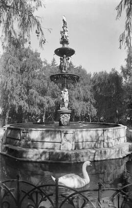 Parque. Fuente de Génova (actuamente en la Plaza de la Constitución). Málaga (España)