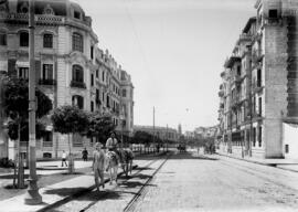 Paseo de Reding. Casas de Félix Sáenz. Edificio de oficinas de los Ferrocarriles Andaluces (Palacio de la Tinta). Plaza de toros La Malagueta. Catedral. Málaga (España)