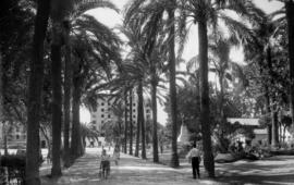 Parque. Paseo de España. Paseo de los Curas. Monumento al Comandante Benítez. La Equitativa. Mála...