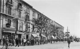 Acera de la Marina. Farola. Málaga (España)