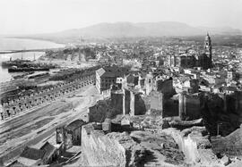 Málaga. El puerto, el parque, la alcazaba. Hacia 1910. Málaga, España. 01