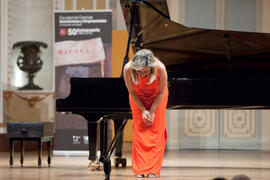 Paula Coronas en su concierto homenaje a la Facultad de Económicas. Teatro María Cristina. Mayo de 2015