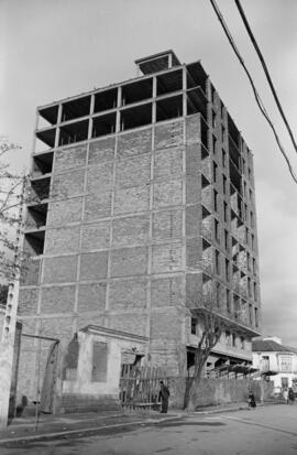 Málaga. Construcción de edificio nº 35-37 de Calle Sevilla. Enero de 1963
