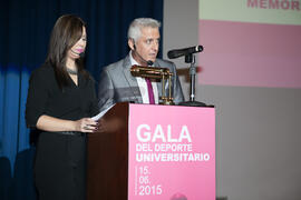 Lola Fenech y Eduardo Bandera presentan la Gala del Deporte Universitario. Escuela Técnica Superior de Ingeniería de Telecomunicaciones. Junio de 2015