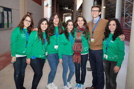 Alejandro Guerra y voluntarias en el 6º Congreso Internacional de Actividad Física Deportiva para Mayores. Escuela Técnica Superior de Ingeniería de Telecomunicaciones y de Informática. Marzo de 2015