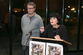 Tecla Lumbreras inaugura la instalación "Biblioteca de Babel XIII", de José Ignacio Díaz de Rábago. Biblioteca General. Enero de 2018