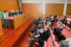 Intervención de Juan Antonio González-Iglesias. Homenaje a María Victoria Atencia. Edificio del Rectorado. Diciembre de 2014
