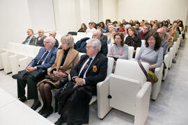Asistentes a la conferencia "El tiempo del Quijote", del Catedrático de Historia Económica Juan Francisco Zambrana. Sala de Conferencias del Museo Carmen Thyssen. Marzo de 2016